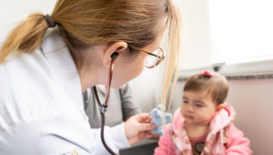 Saúde libera R$ 100 milhões para reforçar atendimento a crianças com vírus respiratórios no SUS
