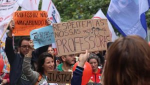 Professoras e professores voltam às atividades