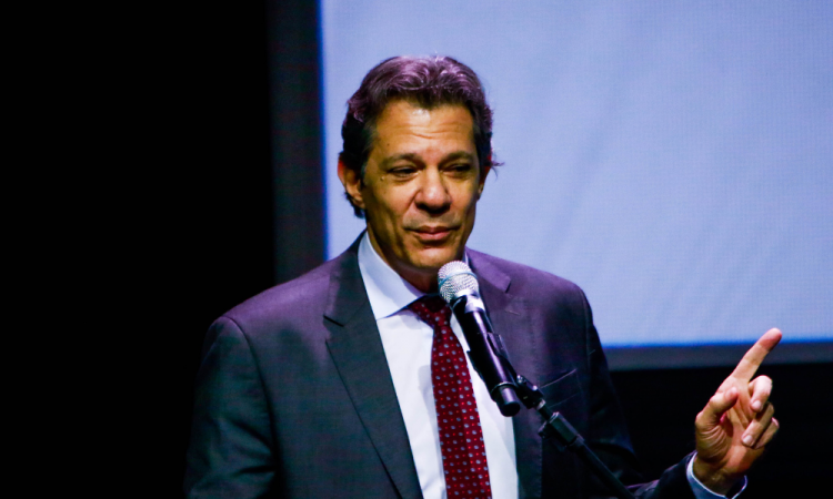 ‘Estamos praticando o IOF menor do que o governo anterior’, afirma Haddad