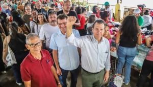 O Ministro do Trabalho visitou o segundo dia da Feira Nacional da Reforma Agrária em São Paulo e destacou a importância do MST para o desenvolvimento do país e o combate à fome.