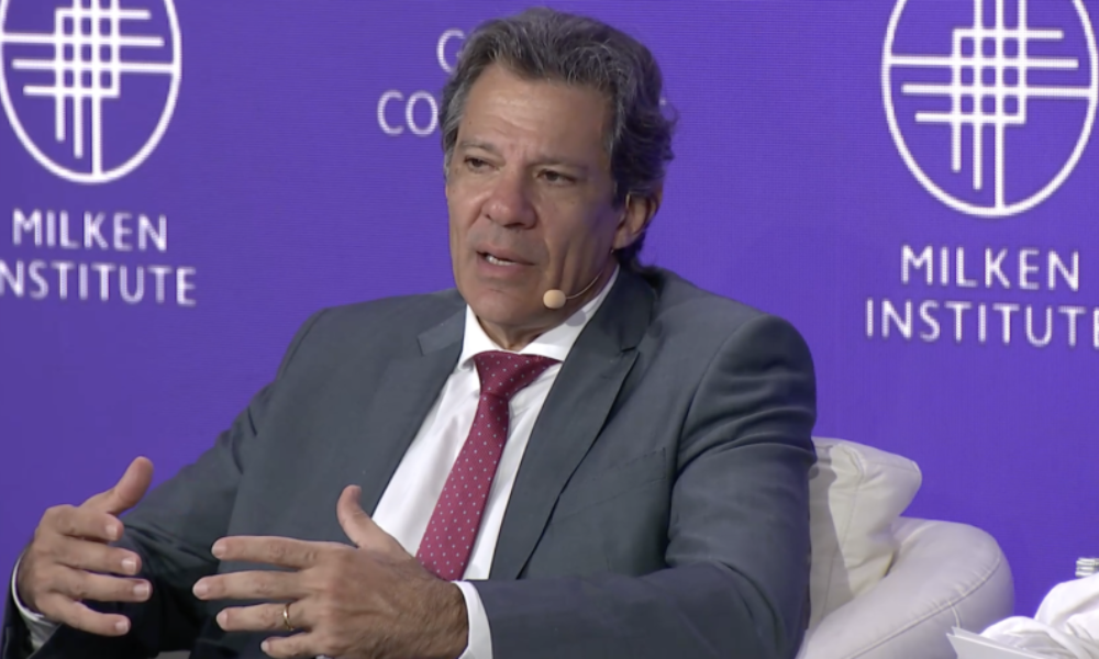Fernando Haddad durante evento do Milken Institute, em Los Angeles, no Estado da Califórnia