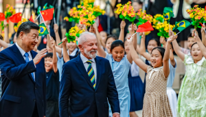 Presidente da República, Luiz Inácio Lula da Silva, durante a cerimônia de boas-vindas, no Grande Palácio do Povo. Pequim - China.