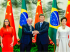 Da esquerda para a direita, a primeira-dama Janja, o presidente Lula, o líder chinês Xi Jinping e sua esposa, Peng Liyuan, em evento em Pequim
