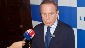 O co-chairmain e fundador do LIDE, João Doria, fala com jornalistas após o 14º Lide Investment Forum, organizado pelo Grupo Lide, no Harvard Club, na cidade de Nova York, nos Estados Unidos, nesta terça-feira, 13 de maio de 2025. O evento debate o potencial de investimentos no Brasil.