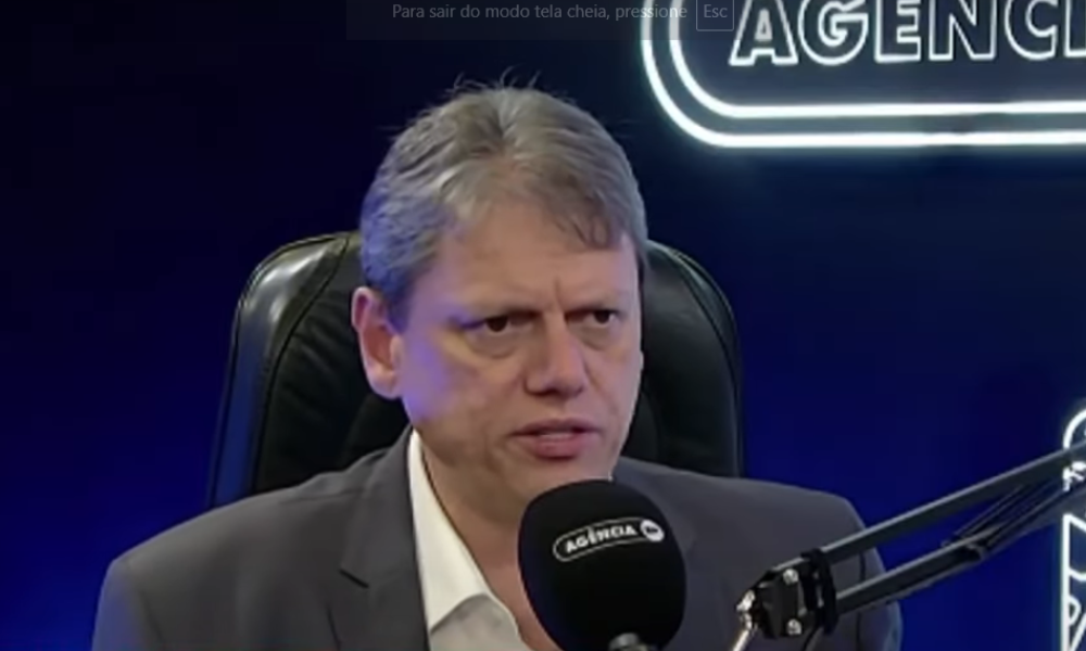 Governador Tarcísio de Freitas (Republicanos) concedeu entrevista ao Jornal da Manhã