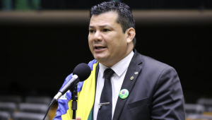 O deputado Gilvan da Federal