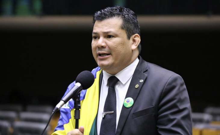 O deputado Gilvan da Federal