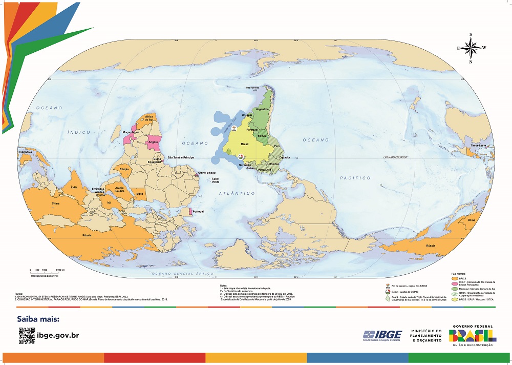 Mapa-múndi invertido divulgado pelo IBGE com o Brasil no centro