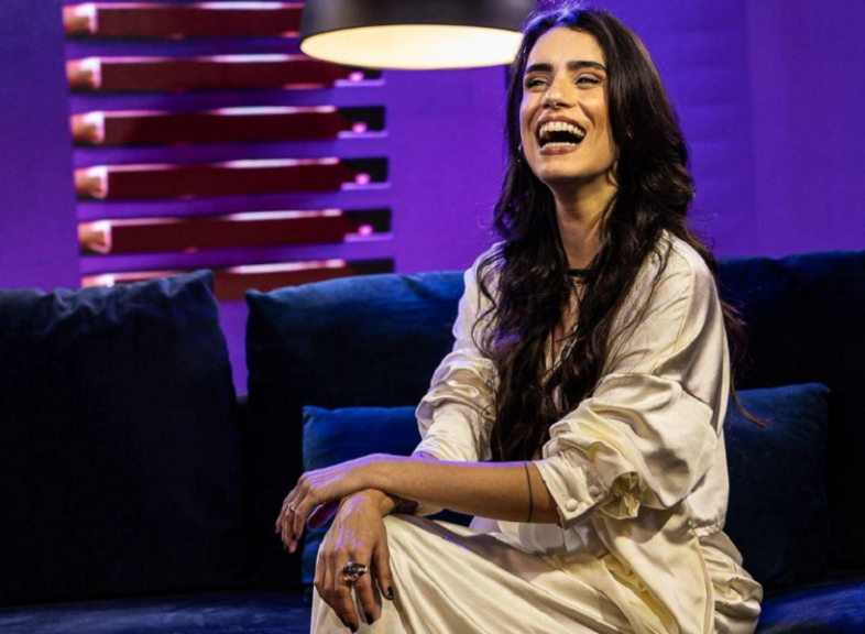 Jovem Pan estreia ‘Em Off’, novo programa de entrevistas com Mari Cantarelli