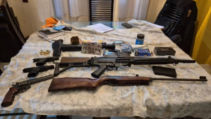 Armas apreendidas pela Polícia Federal durante a sétima fase da Operação Sisamnes