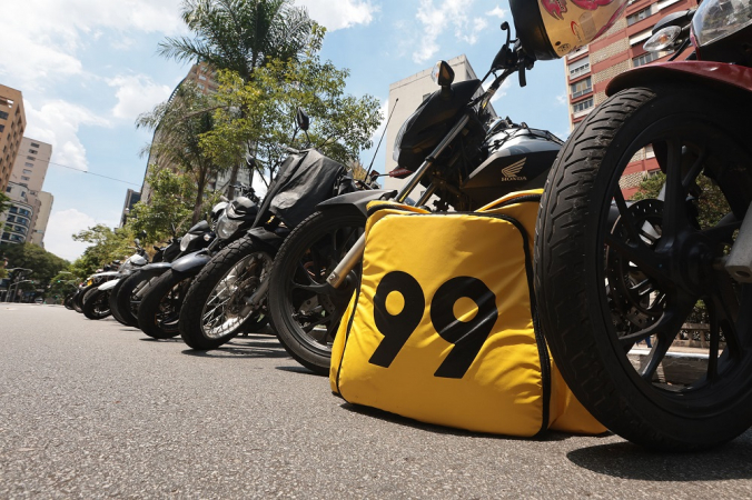 Câmara Municipal de SP promove debate "Regular ou proibir o mototáxi na cidade de SP