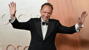 Ralph Fiennes irá interpretar vilão em novo ‘Jogos Vorazes’