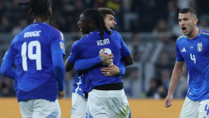 Jogadores da seleção italiana celebram gol contra a Alemanha, em jogo da Liga das Nações