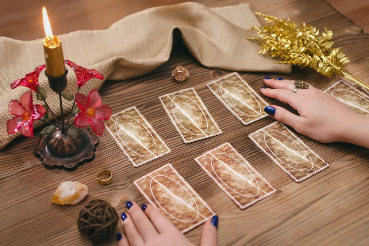 O baralho cigano indica que junho será um mês de aprendizados 