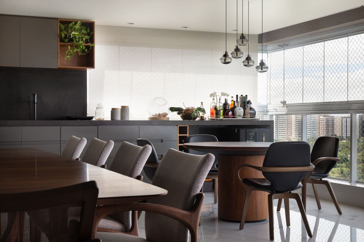 As cadeiras definem estilos e se somam na identidade do projeto 