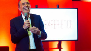 Marco Antonio Villa, apresentador dos programas Visão Crítica e Só Vale a Verdade, discursa no JP Experience