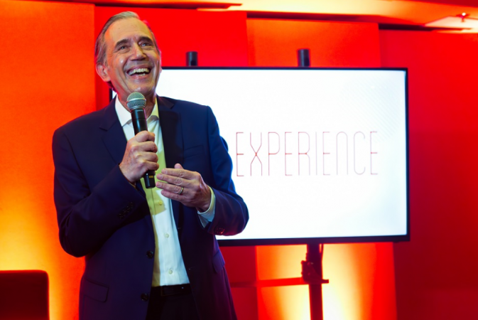 Marco Antonio Villa, apresentador dos programas Visão Crítica e Só Vale a Verdade, discursa no JP Experience