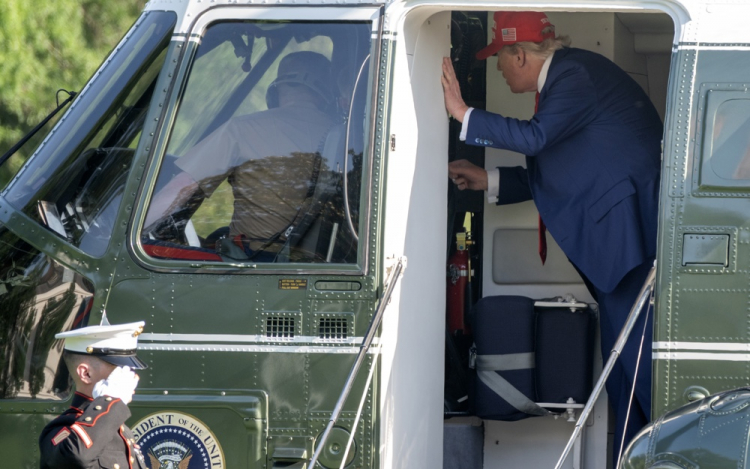 ‘Fordow se foi’, comemora Trump após ataque dos EUA a instalações nucleares iranianas