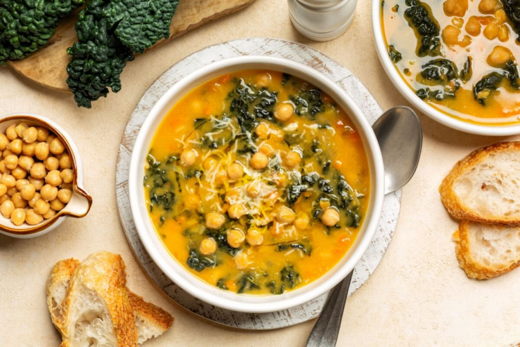 5 sopas ricas em proteínas para o almoço de segunda-feira