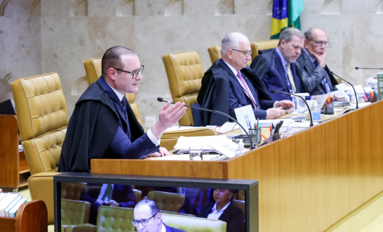Zanin vota para responsabilizar big techs por conteúdos de usuários
