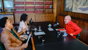 Lula participa da gravação do podcast Mano a Mano, apresentado pelo rapper Mano Brown