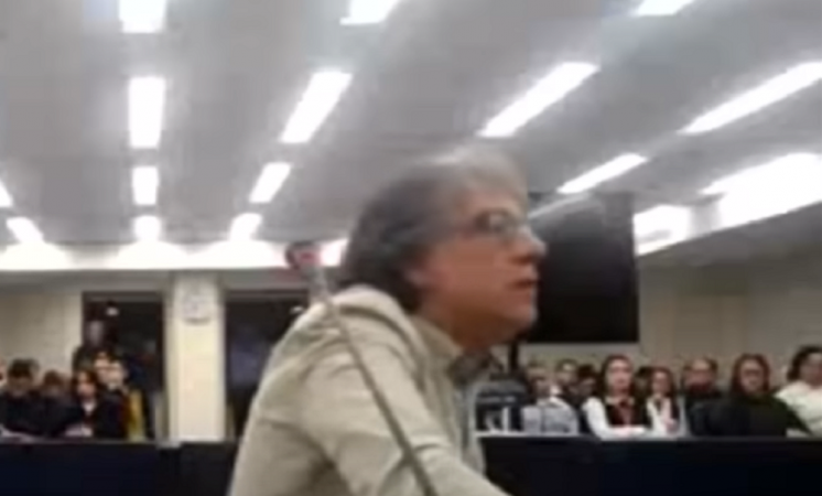 Paulo Cupertino depõe durante o julgamento sobre a morte do ator Rafael Miguel e dos pais dele