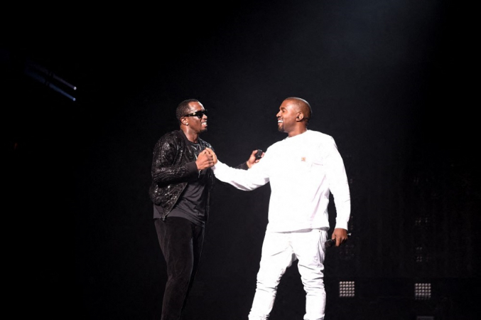 Diddy e Kanye West se apresentam durante a turnê “Puff Daddy and Bad Boy Family Reunion”, no Madison Square Garden, em Nova York