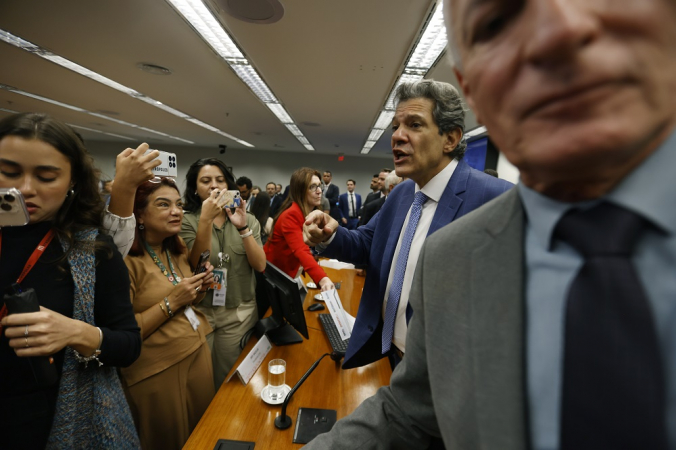 Nikolas pede resposta a Haddad, tumulto se instaura e audência com ministro é encerrada