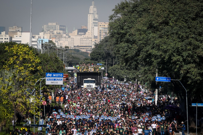Fiéis durante a 33ª Marcha para Jesus, que acontece em São Paulo