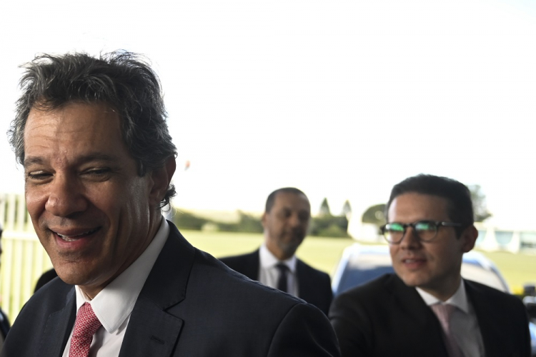Haddad afirma que medidas fiscais para substituir IOF atingem ‘moradores da cobertura’