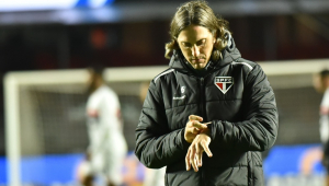 Zubeldia técnico do São Paulo, durante partida contra o Vasco