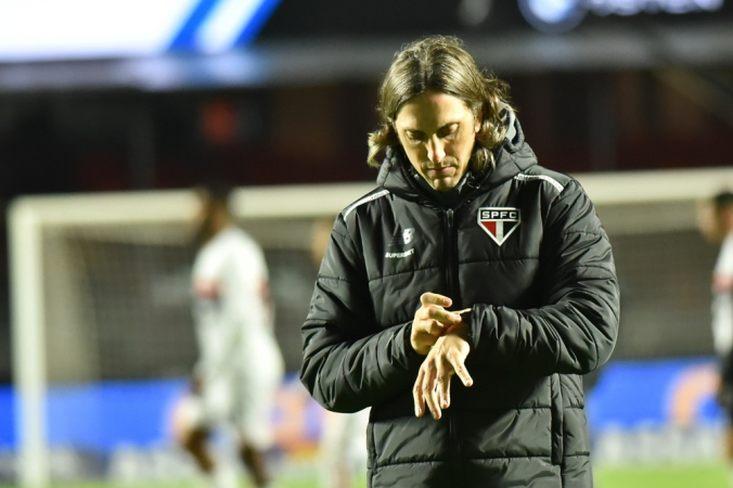 Zubeldia técnico do São Paulo, durante partida contra o Vasco