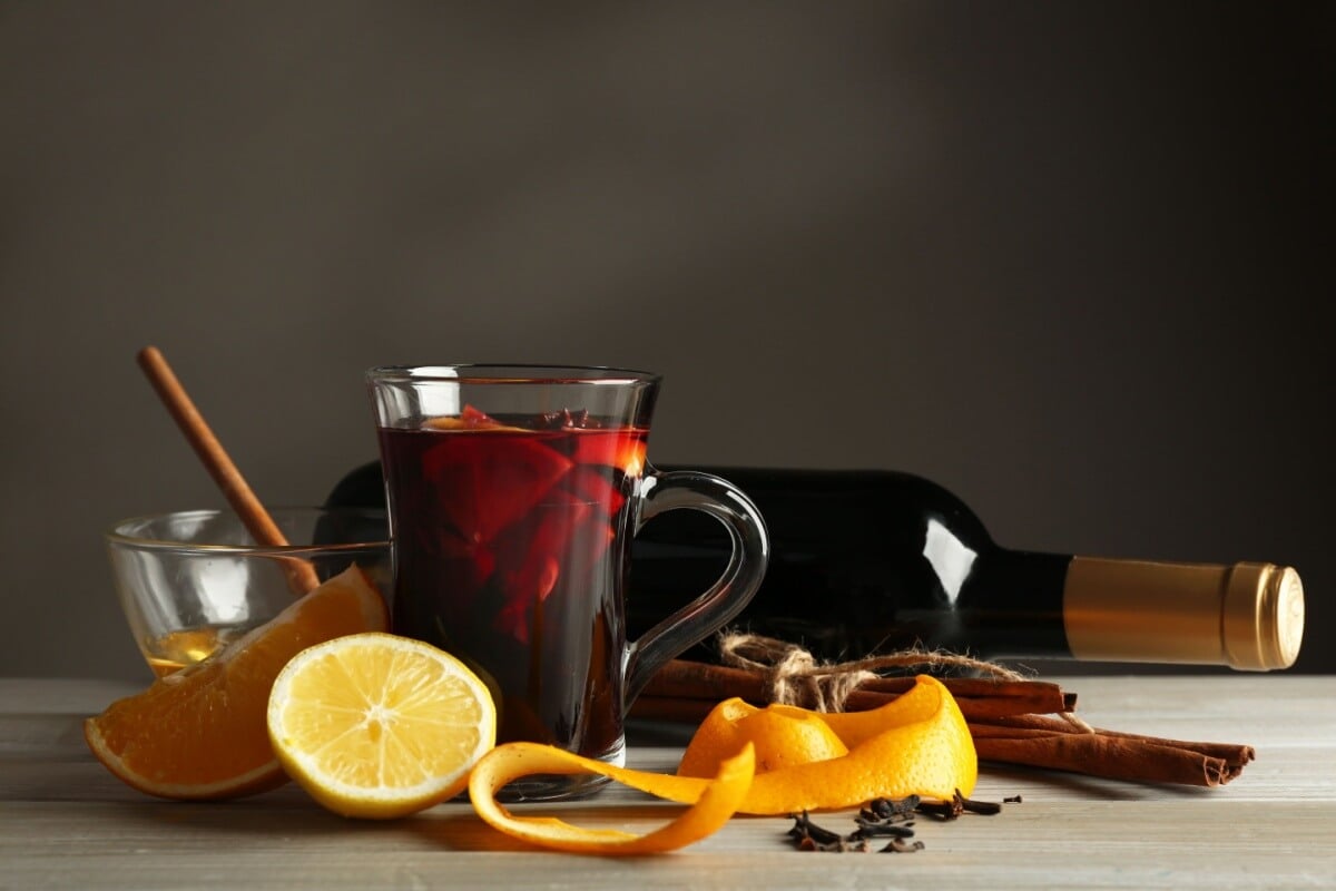 A escolha do rótulo faz toda a diferença na qualidade do vinho quente 