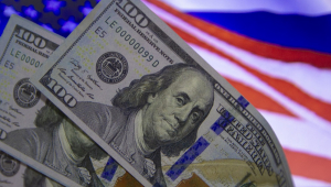 Dólar sobe e fecha a R$ 5,51 com questões técnicas e tombo do petróleo