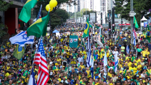 Apoiadores do ex-presidente Jair Bolsonaro (PL) participam de ato na Avenida Paulista