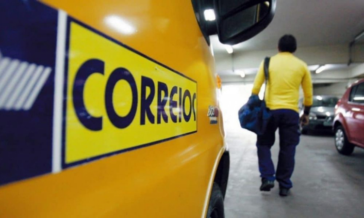 Governo fecha parceria com os Correios para ampliar teste do pezinho e acelerar diagnósticos no SUS