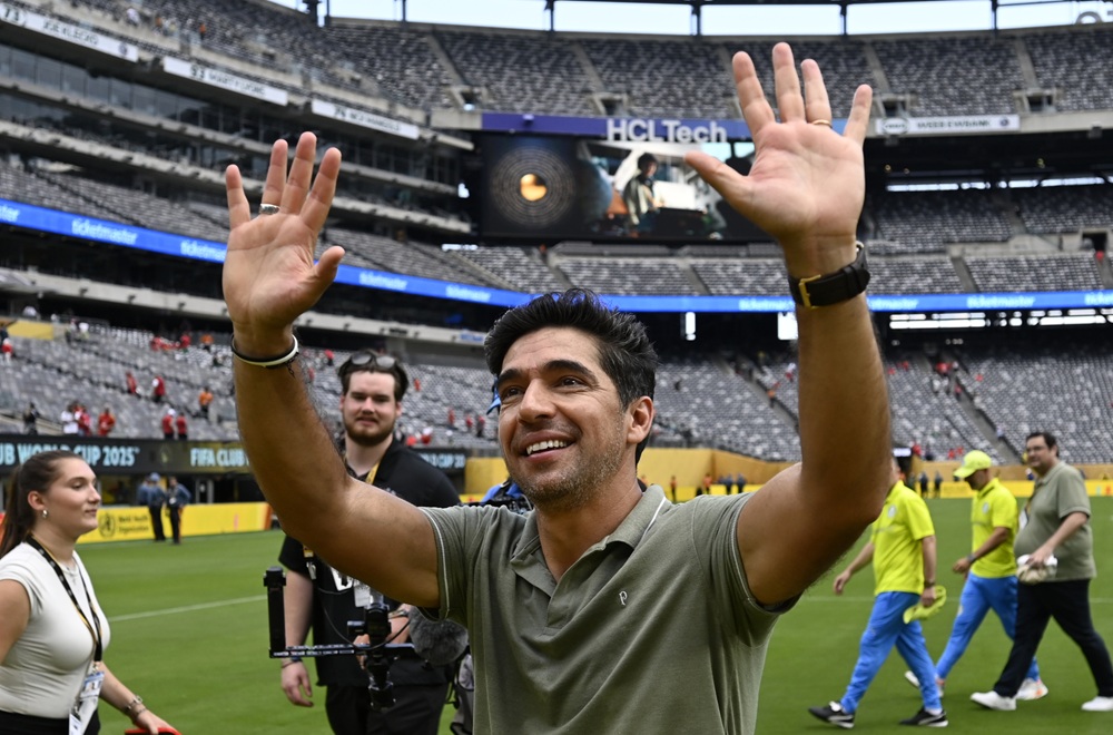 Abel é absolvido pelo STJD e fica livre para comandar Palmeiras contra o Mirassol