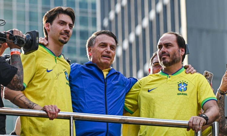 ‘Mudo o destino do Brasil se me derem 50% da Câmara e do Senado em 2026’, diz Bolsonaro