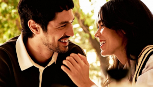 Carla Salle e Gabriel Leone anunciam que estão esperando primeiro filho