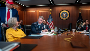 Donald Trump se reúne com integrantes de seu gabinete após ataque ao Irã