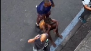 homem agride mulher em copacabana