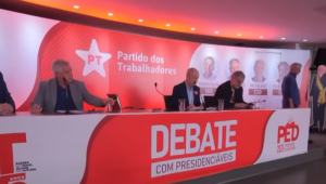 Debate entre candidatos à presidência do PT é marcado por crítica a favorito de Lula