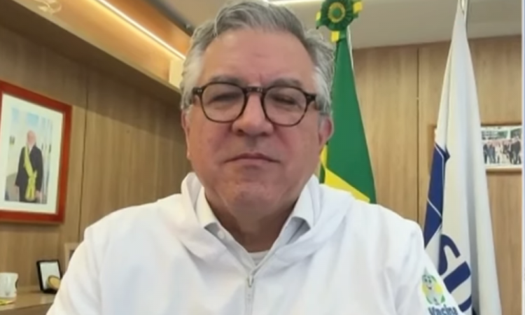 O Ministério da Saúde iniciou a implementação do programa “Agora tem Especialistas”. A iniciativa, lançada na última sexta-feira (30), prevê o uso de toda a estrutura de saúde do país, pública e privada, para ampliar a capacidade de atendimento à população. A expectativa é reduzir o tempo de espera dos pacientes. Para falar sobre o assunto, a Jovem Pan entrevista o ministro da Saúde Alexandre Padilha.