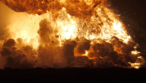Chamas enquanto um foguete da SpaceX explode em Brownsville, Texas