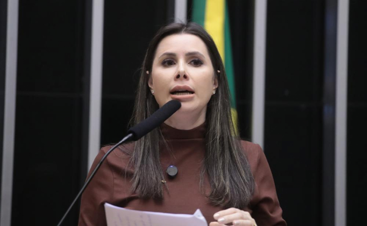 ​Caroline de Toni comunica lideranças que deixará o PL