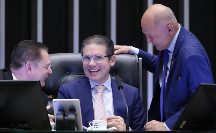 Motta pauta urgência para derrubar decreto do IOF e diz que ‘clima não é favorável a aumento de impostos’