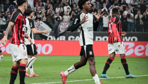 Talles Magno, do Corinthians, na partida entre Corinthians e Vitória válida pela 11ª rodada do Campeonato Brasileiro 2025