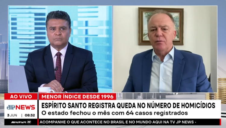 O governador Renato Casagrande concede entrevista ao Jornal da Manhã