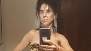 Estrela dos anos 90, Claudia Alencar exibe look ousado e recebe elogios nas redes sociais