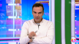 Tadeu Schmidt é o apresentador do BBB